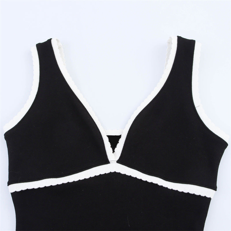 Femme Elegante V-hals Bodycon kjole med spidse accenter Stilla