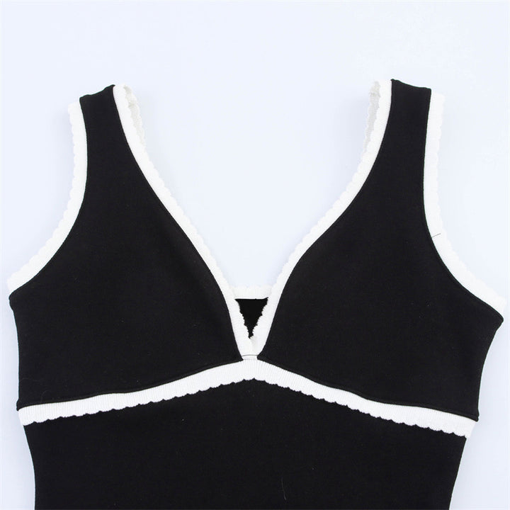 Femme Elegante V-hals Bodycon kjole med spidse accenter Stilla
