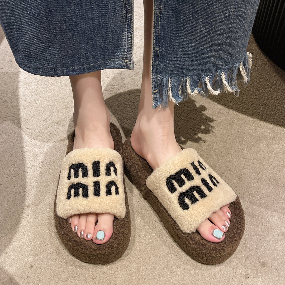 Femme Cozy Plush Slide Slippers Stilla