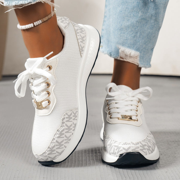 Dame Sporty Sneakers med moderigtige accenter og åndbart overmateriale Stilla