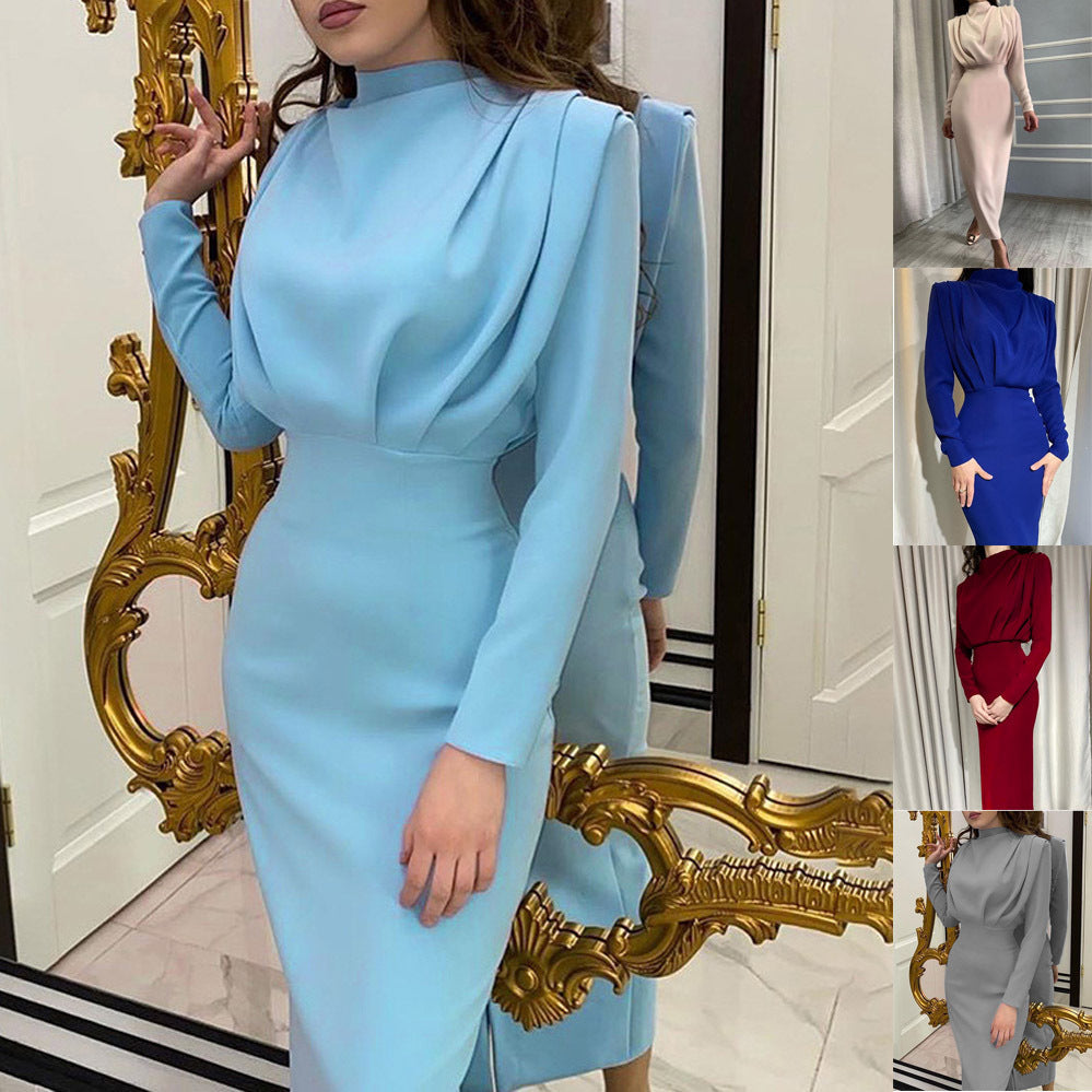 Dame gulvlængde kjole med elegant ståkrave og rynker Stilla