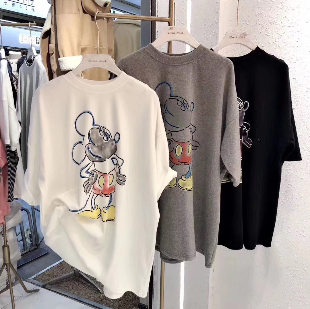 Dame T-shirt med kreativ Mickey Mouse print og afslappet pasform Stilla