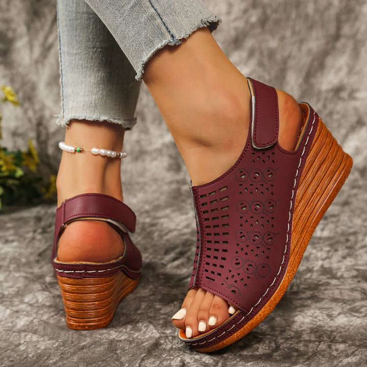 Dame åbne wedge-sandaler med luftig overfladestruktur og ergonomisk sål Stilla