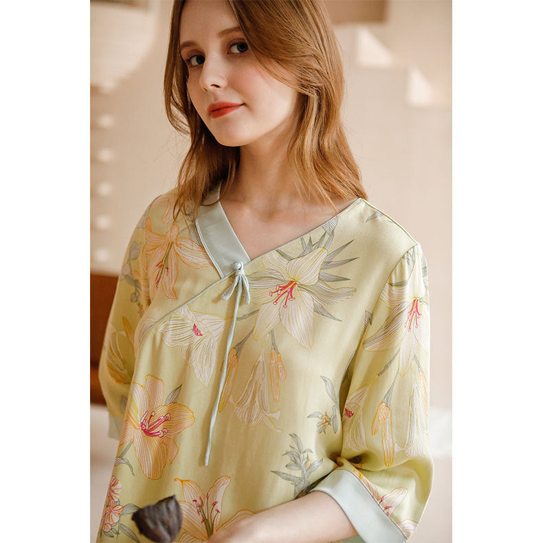 Dame Pyjama-sæt med blomsterdesign og elegant snit Stilla