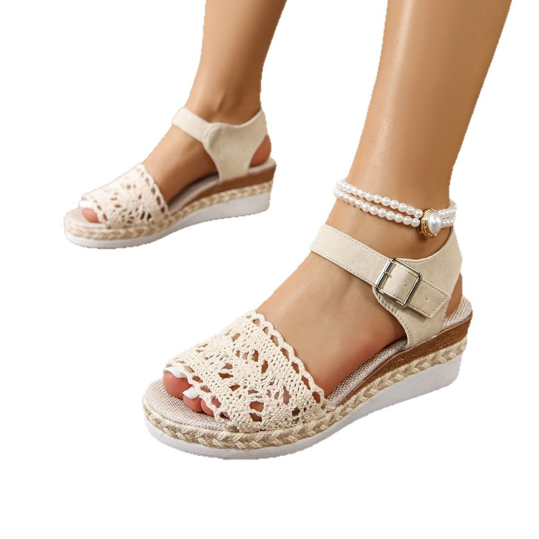 Dame Wedge-sandaler med elegant hæklet applikation og komfortabelt fodbetræk Stilla