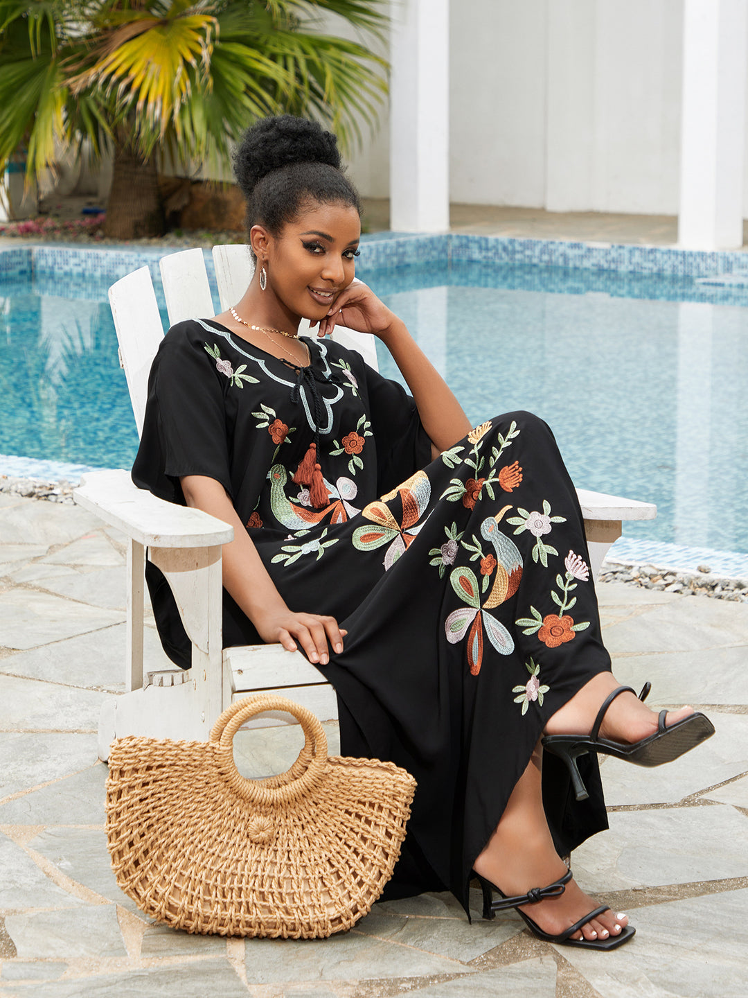 Dame Kaftan med blomstret broderi og elegant snit Stilla