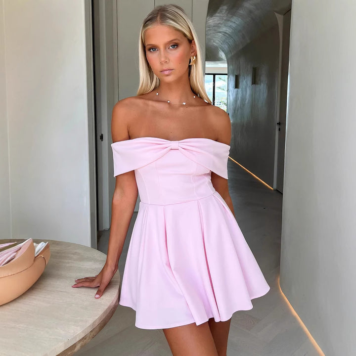 Dame Off-Shoulder Minikjole med struktureret top og udstyret skørt Skovae