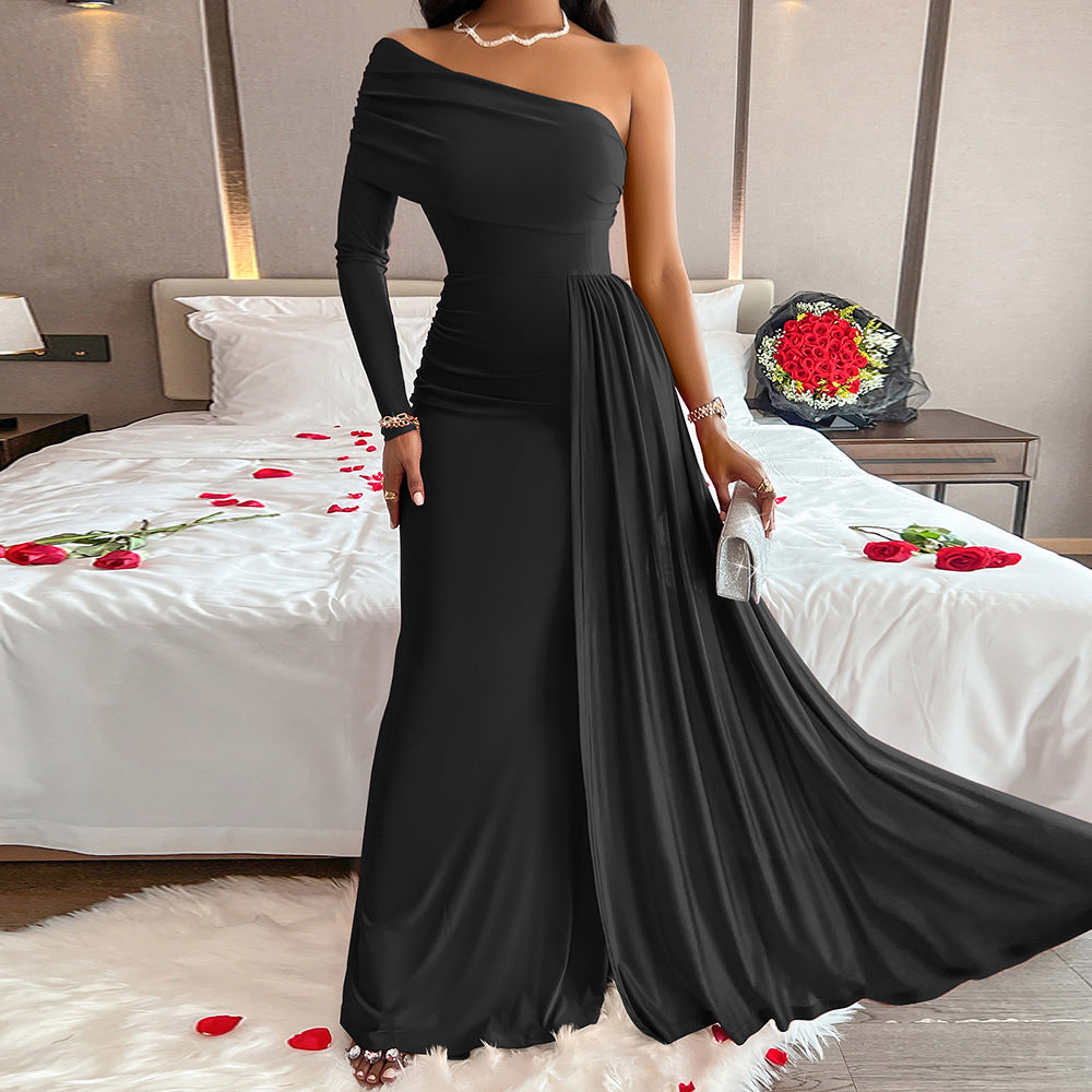 Dame elegant omslagskjole med asymmetrisk one-shoulder-design og flydende skørt Stilla