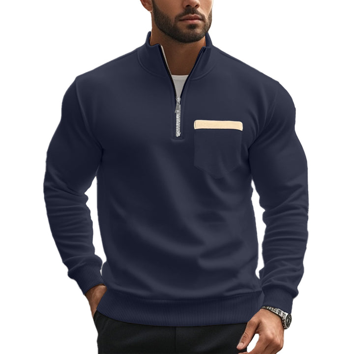 Herre sporty sweater med høj afsluttende krave og dekorativ brystlomme Stilla