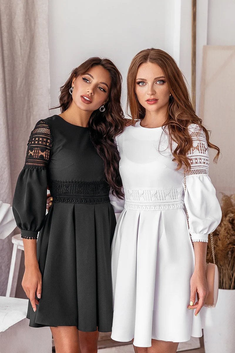 Dame elegant chiffon kjole med spidsærme og figursyet accent Stilla