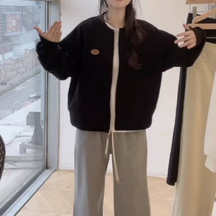 Kvinders oversized svedjakke med praktiske lommer og moderigtigt design Skovae