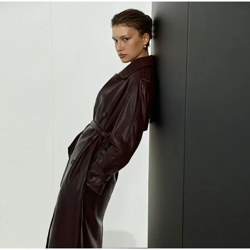 Kvinders moderigtige faux læder trench coat med bælte Stilla