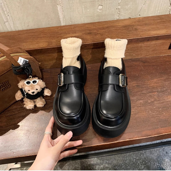 Femme Chunky Platform Sandaler med dekorativ spænde Stilla
