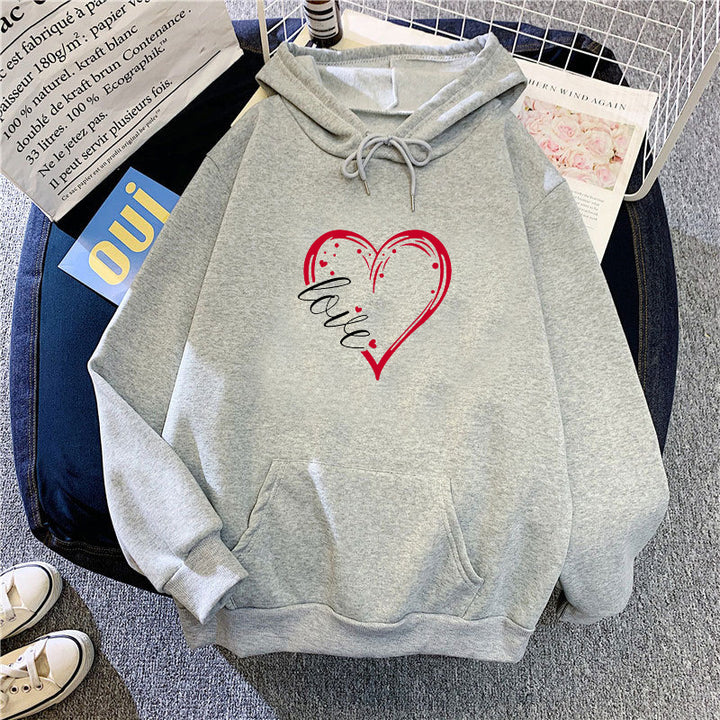 Kvinders hoodie med romantisk hjerte design og højkvalitets fleece Skovae