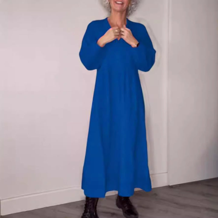 Dame maxikjole med løs pasform og elegant V-hals design Stilla