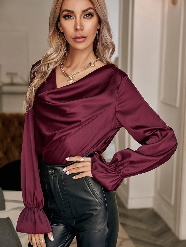 Dame Elegant Bluse med flatterende Drapée-design Stilla