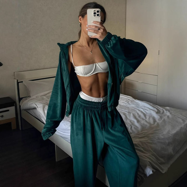 Dame Sports Suit Chic & Stylish
