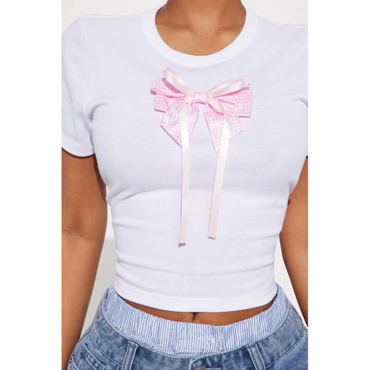 Dame cropped T-shirt med moderne tryk og tætsiddende snit Skovae
