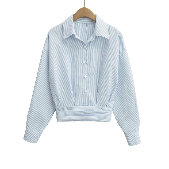 Dame Cropped Skjortejakke med fine vertikale striber og elegante knapdetaljer Stilla