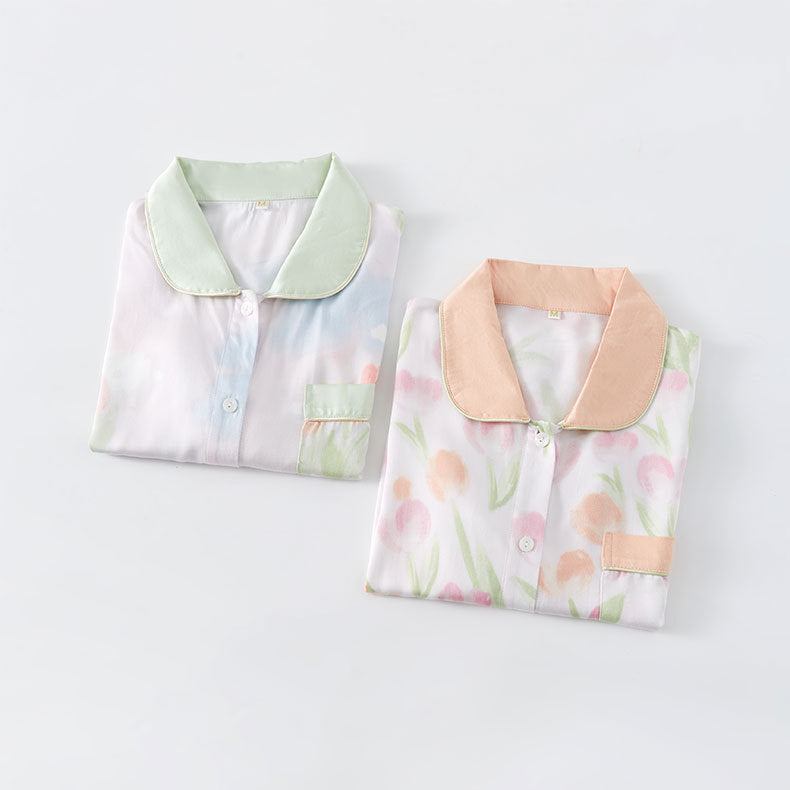 Dame pyjamasæt i luftig, åndbart materiale med blomstermønster og elegant snit Stilla