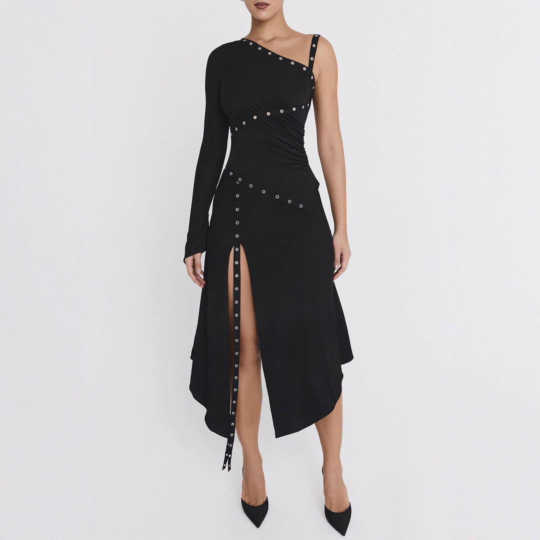 Damer Elegant top med asymmetrisk snit og dekorative øjer Skovae