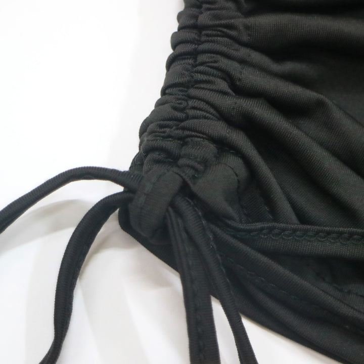 Dame asymmetrisk Cut-Out Crop-Top Stilla