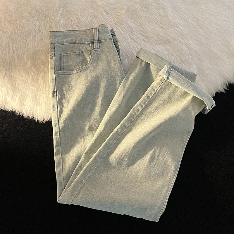 Dame Højhuggede Premium Jeans med afslappet skærekant og minimalistiske attributter Stilla