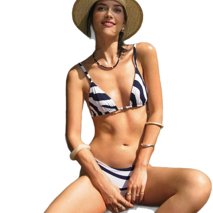 Dame trekant bikini med elegant stribemønster Skovae