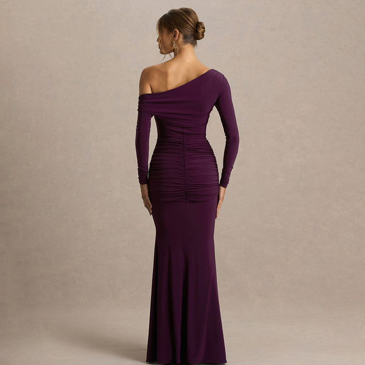 Dame figursyet maxikjole med asymmetrisk design og drapering Skovae