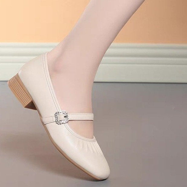 Dame elegante Ballerinas med mode rem og funklende smykkedetalje Stilla