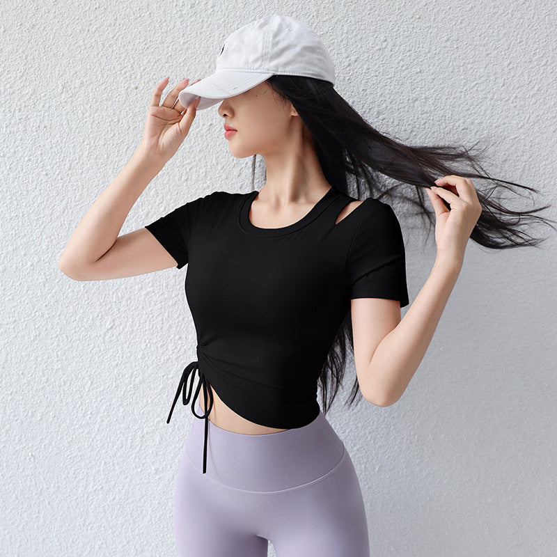 Dame Sporty Kortærmet Crop-Top med innovativt knude-design og åndbart materiale Stilla