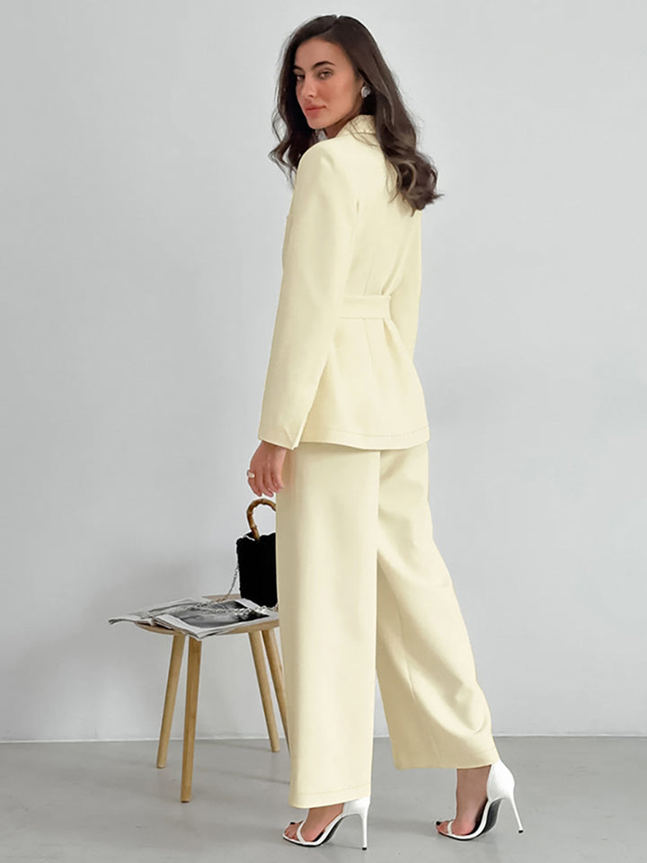 Dame elegant blazer- og bukseensemble med tætsiddende snit og bredt ben Stilla