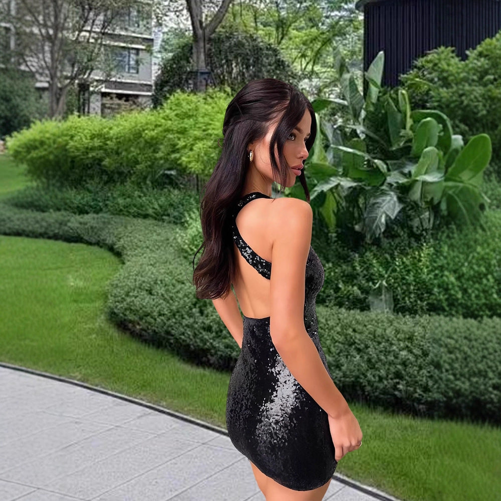 Kvindelige glinsende mini kjoler med skinnende topmateriale og design med striber