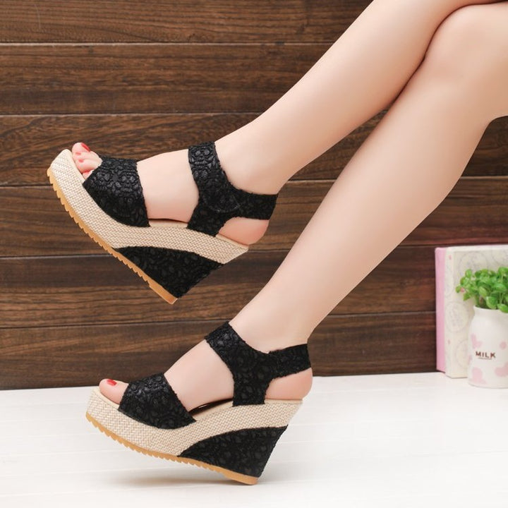 Dame Wedge Sandaler med blomsterdesign og justerbare remme Stilla