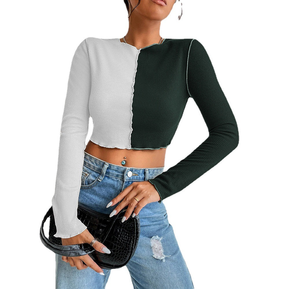 Kvindernes cropped langærmede skjorte med to farver og moderigtigt ribdesign Stilla