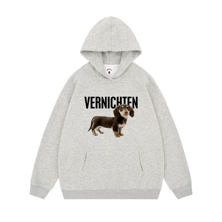 Kvinders hoodie med kunstnerisk hundemotiv og statement print Skovae