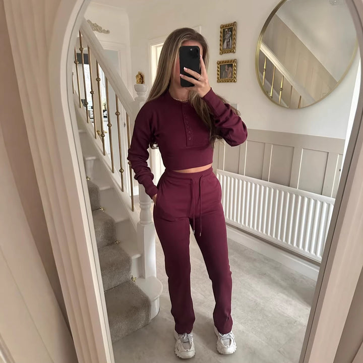 Kvinders afslappede fritids sæt med cropped sweatshirt og komfortable joggers Skovae