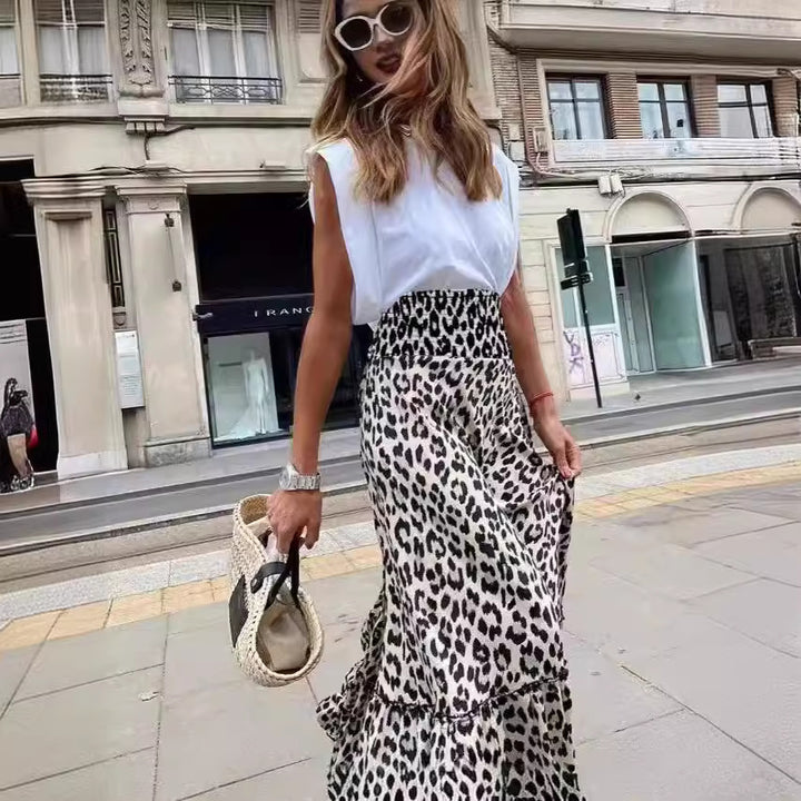 Dame Maxiskørt i elegant leopardmønster med voluminøse flæsedetaljer Stilla