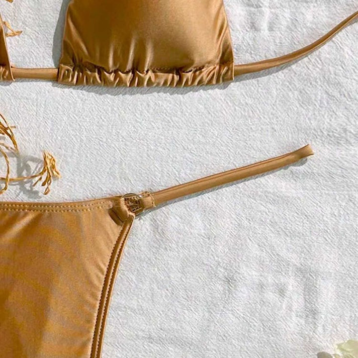 Dame trianglet bikini med justerbart bære-system og udsøgte ruffle-detaljer Skovae
