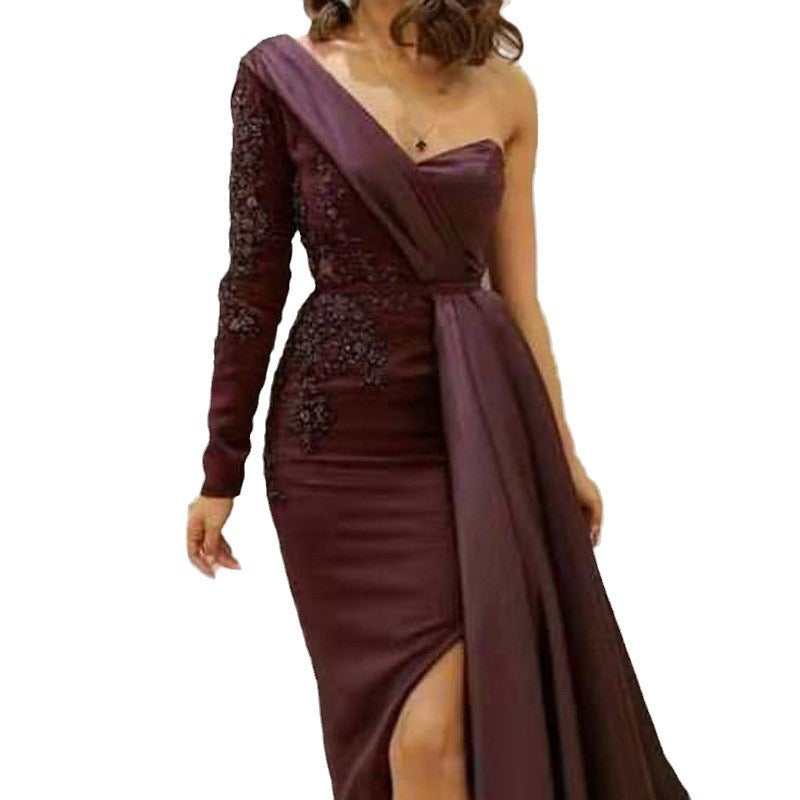 Damer Elegant Aftenkjole med asymmetrisk snit og floral spidskant Stilla