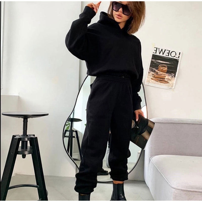 Kvindernes sporty lounge sæt med oversized hættetrøje og komfortable joggingbukser Skovae