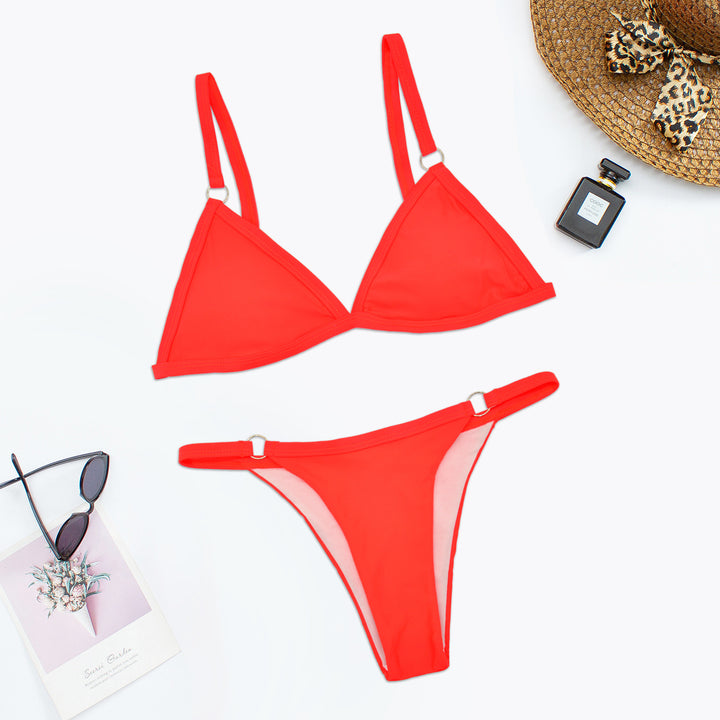 Dame Triangel-Bikini med justerbare stropper og elegante ringdetaljer Skovae