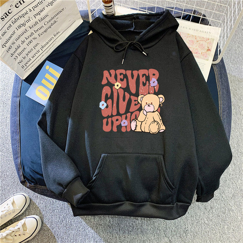 Kvindernes hoodie med motiverende bjørn design Skovae