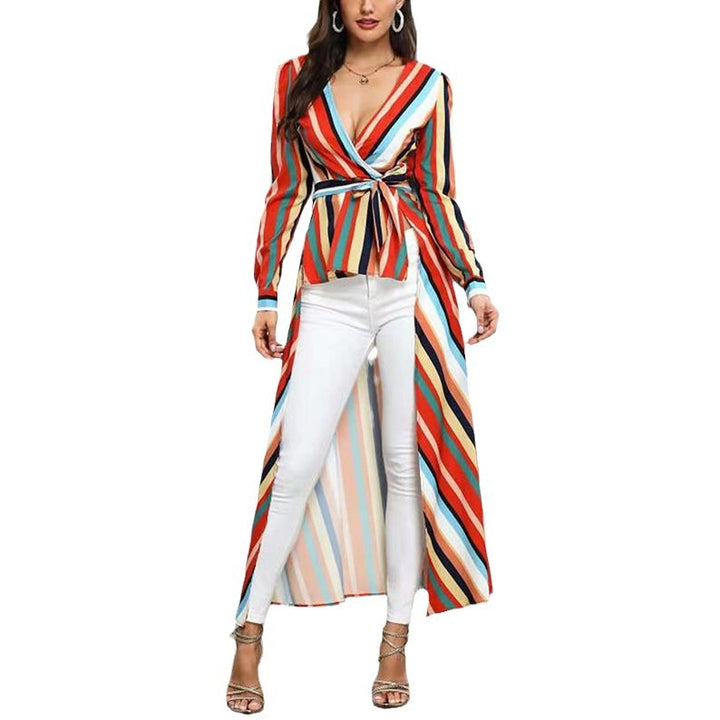 Dame langærmet bluse med extravagante striber og elegant indpakningsdesign Stilla