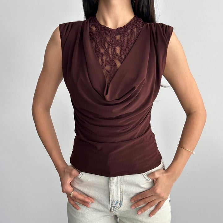 Dame Elegant top med raffineret spidsdetalje Skovae