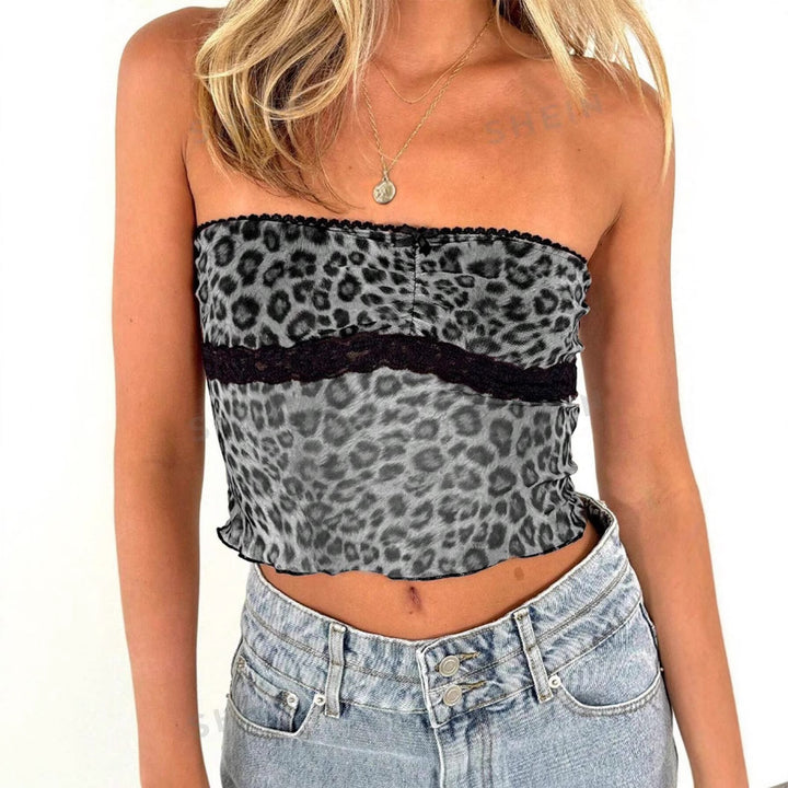 Dame bandeau-top med trendy leopardmønster og delikat spidskant Skovae