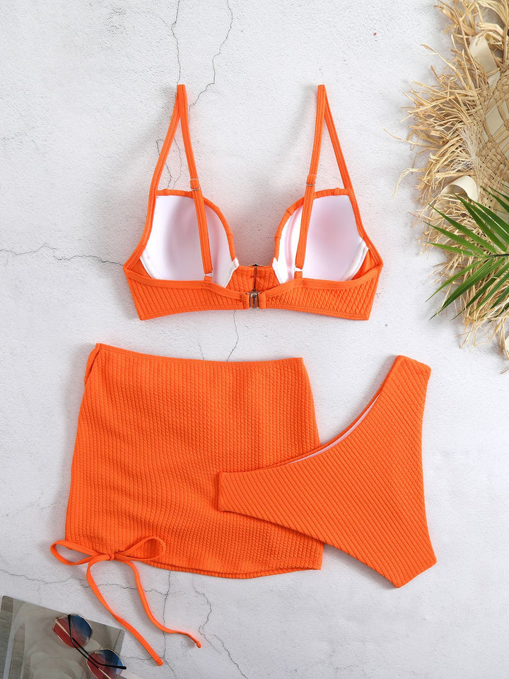 Dame Bikini-sæt med elegant flæsedesign og moderigtigt bindebælte Stilla