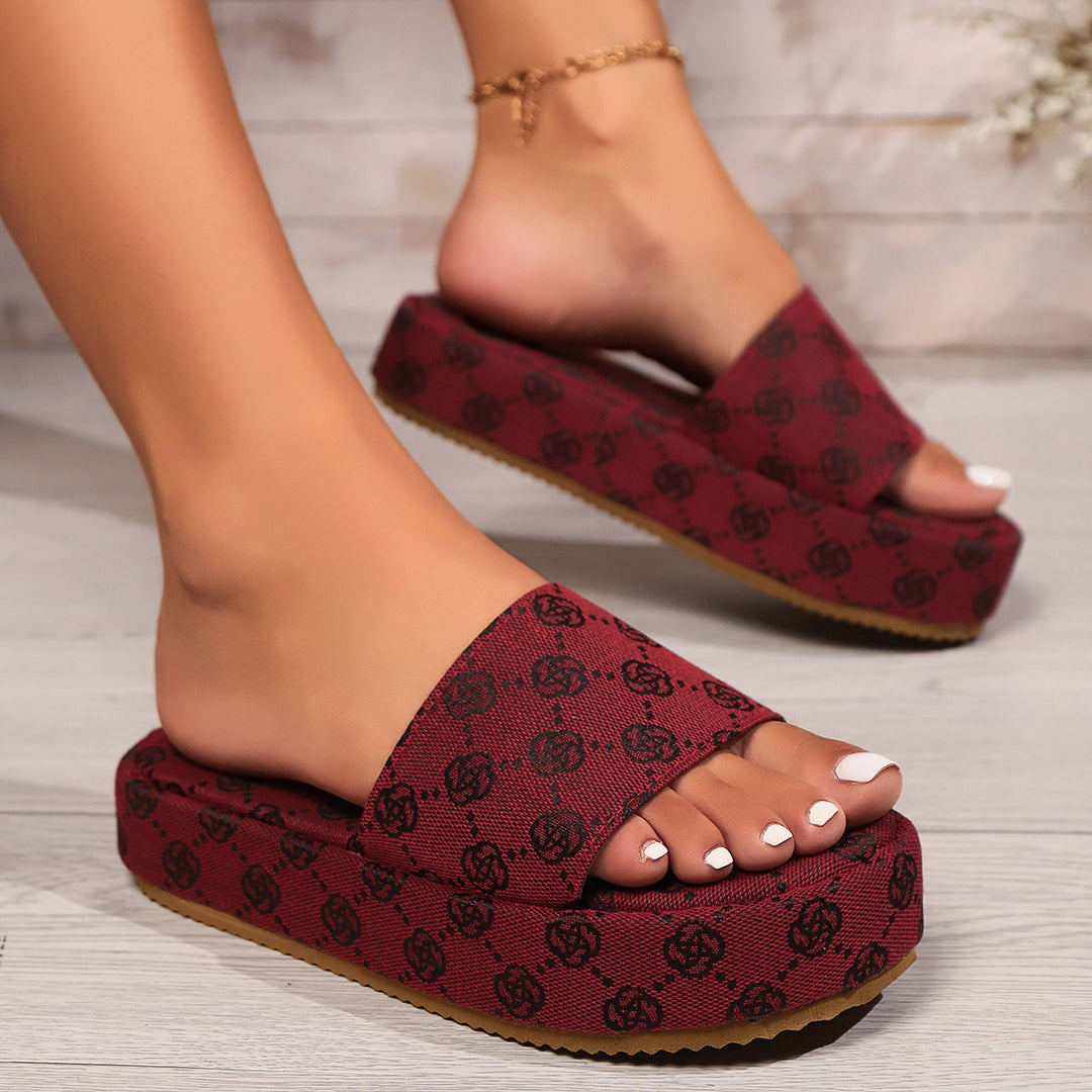 Dame Slip-On Platform-Sandaler med elegant design og polstret sål Stilla