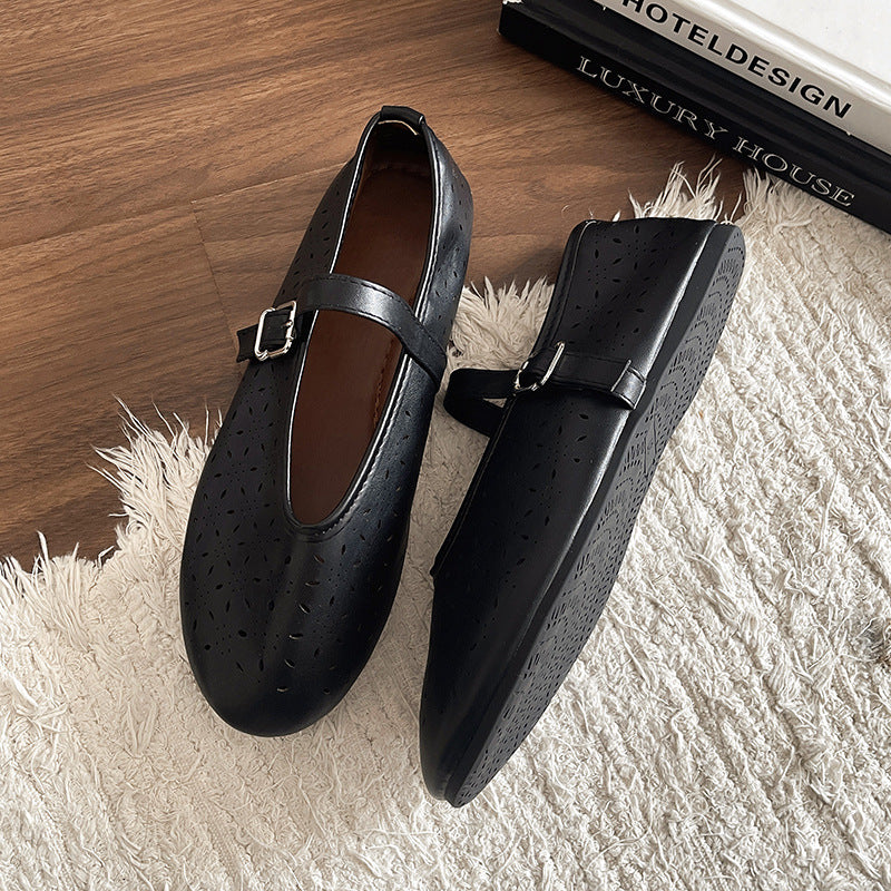 Dame Ballerinas med justerbar rem og elegant perforering Stilla