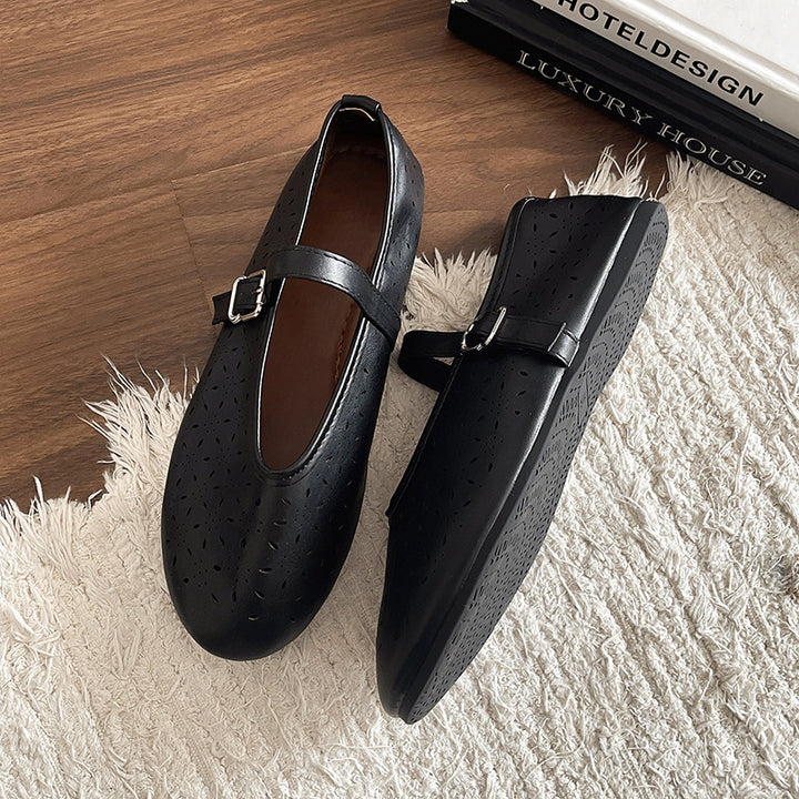 Dame Ballerinas med justerbar rem og elegant perforering Stilla